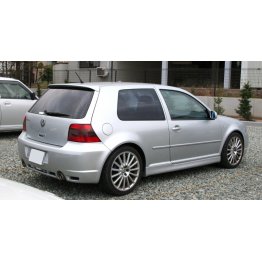 Накладки на пороги R32 Look на Volkswagen Golf IV 3D